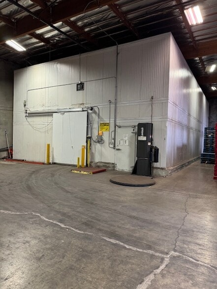 More Photos Of 2671-2675 McCone Ave, Hayward Warehouse For Sale
