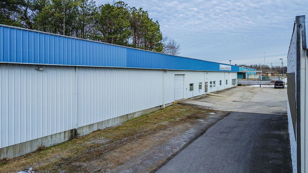 More Photos Of 3530 Park Plaza Rd, Paducah Flex For Lease
