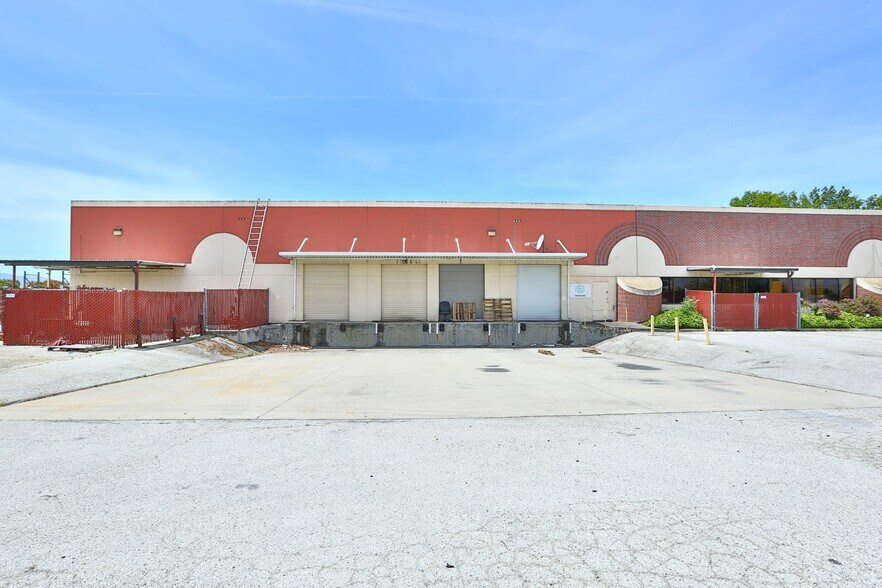 More Photos Of 255 Apollo Way, Hollister Warehouse For Lease