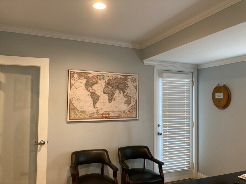 More Photos Of 134 Marietta Hwy, Roswell Office Residential For Lease