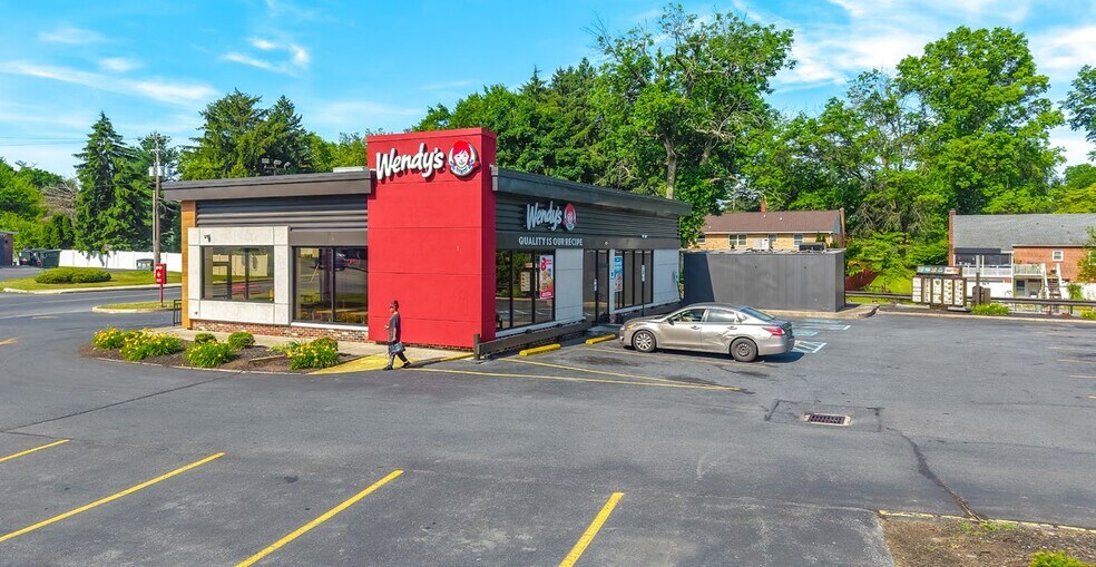 More Photos Of 100 N Progress Ave, Harrisburg Fast Food For Sale