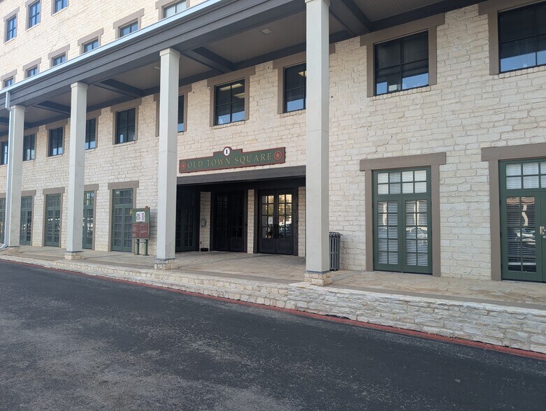 More Photos Of 1 Chisholm Trail Rd, Round Rock Unknown For Lease