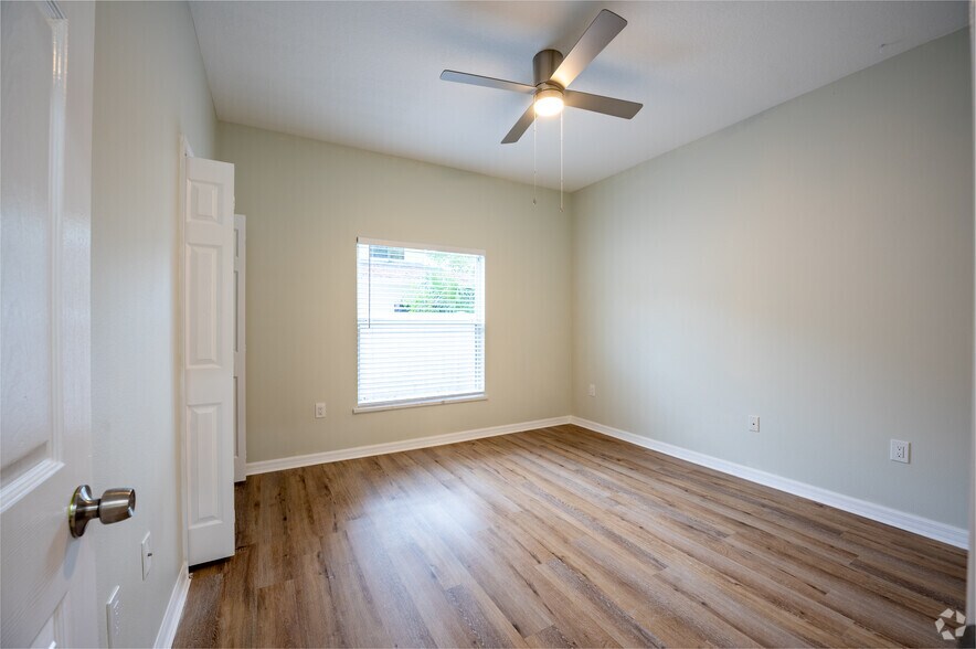 More Photos Of 1700-1704 Redwood St, Sarasota Apartments For Sale