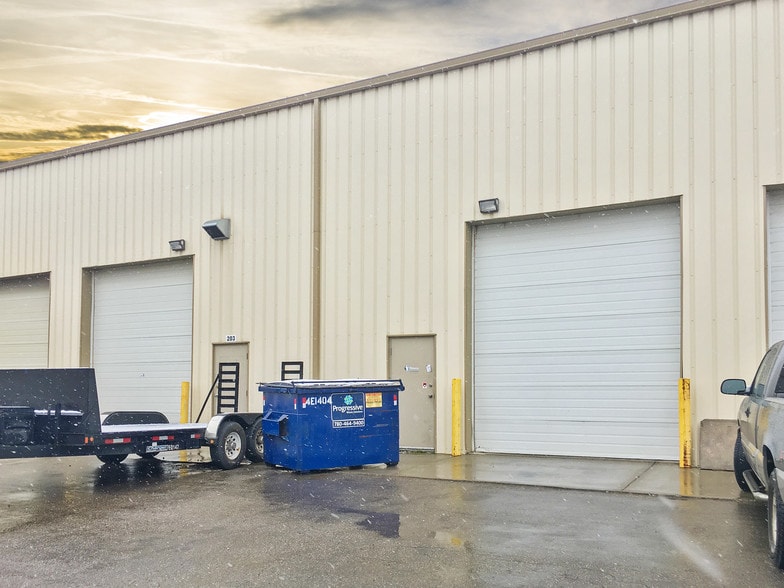 More Photos Of 7611 Sparrow Dr, Leduc Warehouse For Lease