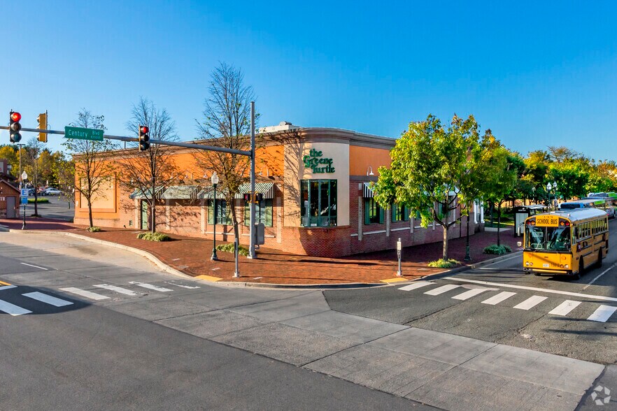 Primary Photo Of 19961 Century Blvd, Germantown Restaurant For Sale