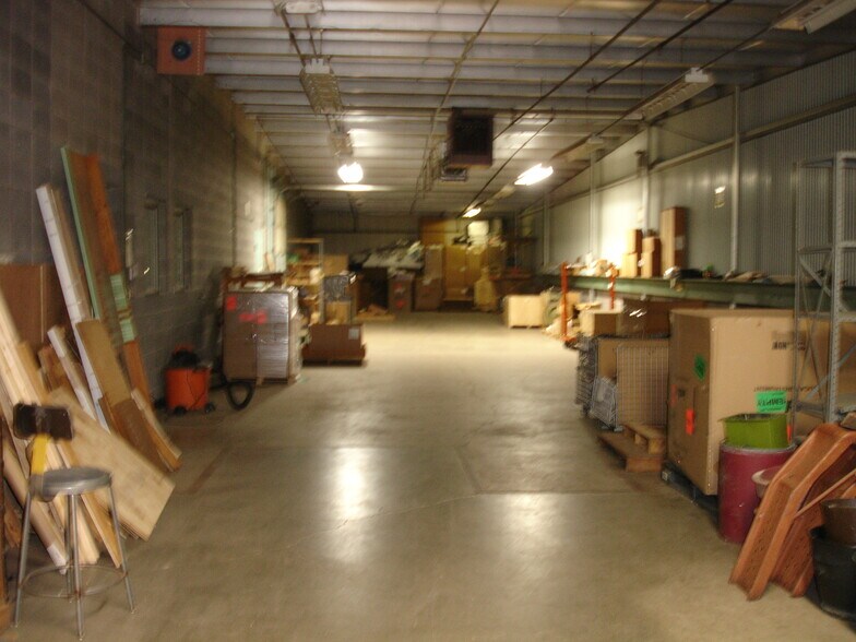More Photos Of 340 Oak Ave S, West Salem Industrial For Lease