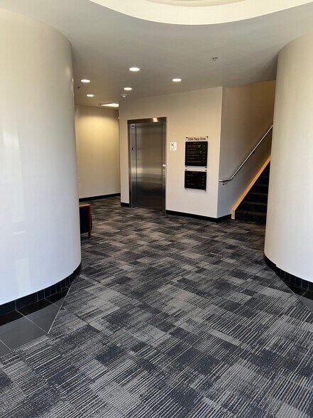 More Photos Of 2204 Plaza Dr, Rocklin Office For Lease