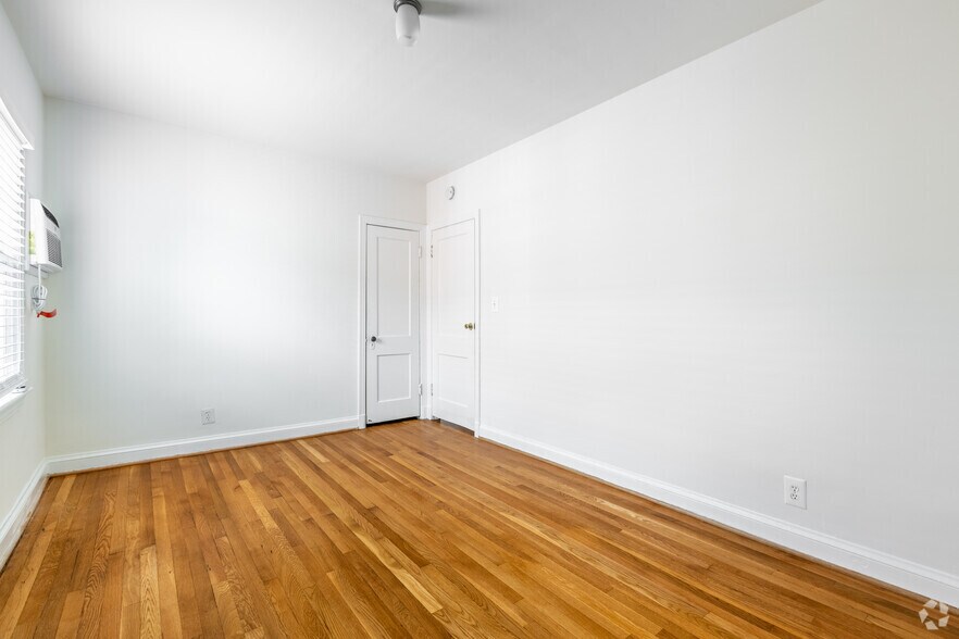 More Photos Of 4000 47th St NW, Washington Apartments For Sale