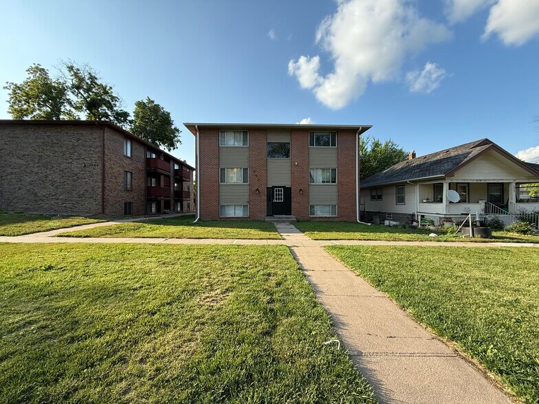 More Photos Of 1942 G St, Lincoln Apartments For Sale