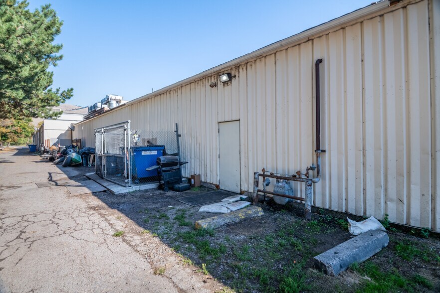 More Photos Of 704 SW Higgins Ave, Missoula Supermarket For Sale
