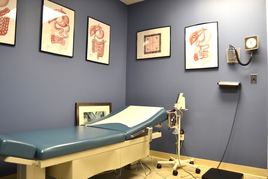 More Photos Of 670 N Beers St, Holmdel Medical For Sale