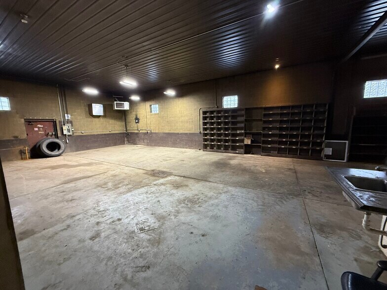 More Photos Of 11990 NE Sate Route 800, Magnolia Industrial For Lease