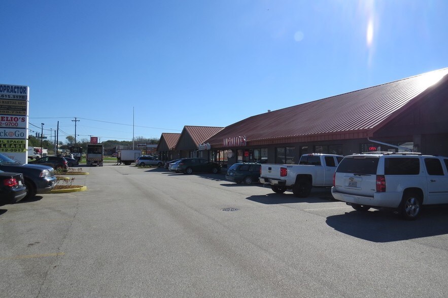 More Photos Of 265 Morthland Dr, Valparaiso Storefront Retail Office For Lease
