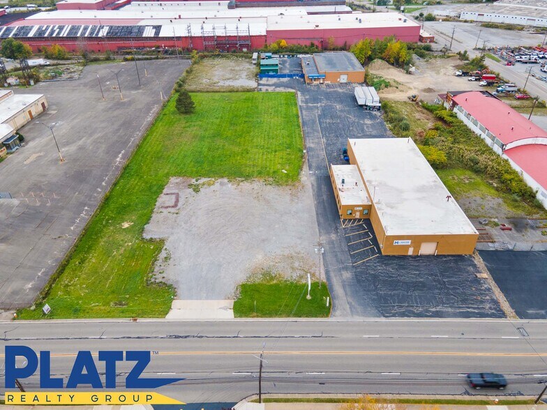 More Photos Of 330 N Meridian Rd, Youngstown Warehouse For Lease