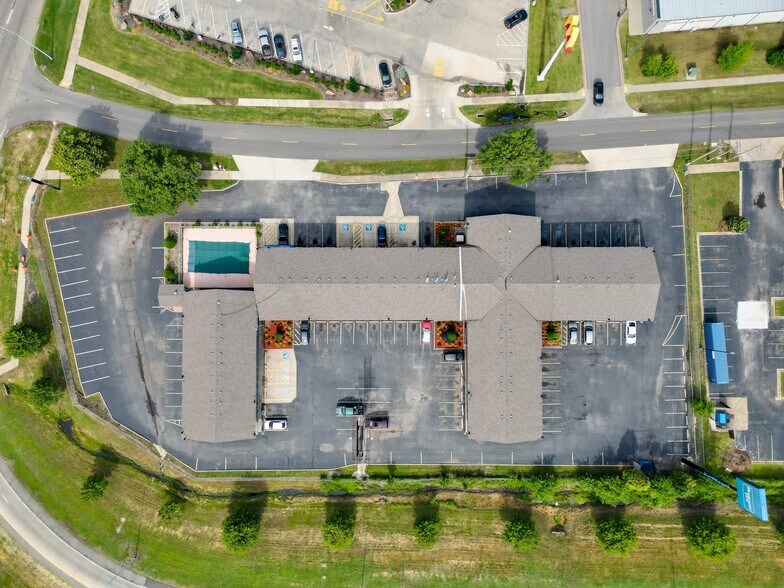 More Photos Of 6001 Rogers Ave, Fort Smith Hotel For Sale