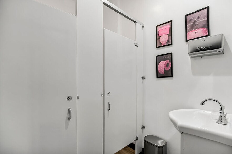 More Photos Of 6632 E Truman Rd, Kansas City General Retail For Sale