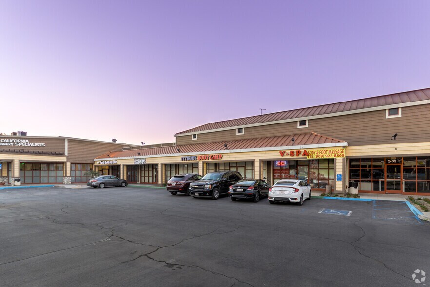 More Photos Of 2401-2455 S Vineyard Ave, Ontario Storefront For Lease