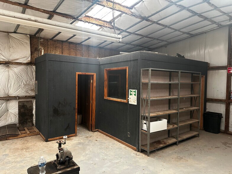 More Photos Of 601 Rex, Forsan Industrial For Sale