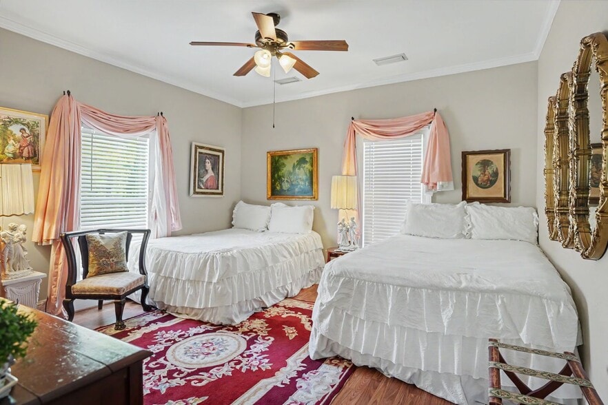 More Photos Of 209 Osborne St, Saint Marys Flex For Sale