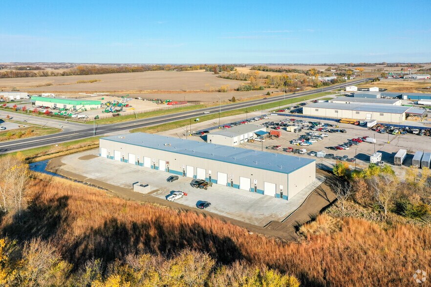 More Photos Of 7480 N 56th St, Lincoln Warehouse For Lease