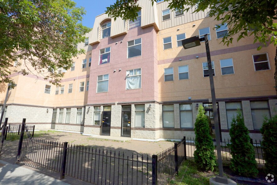More Photos Of 8920 118 Av NW, Edmonton Apartments For Lease