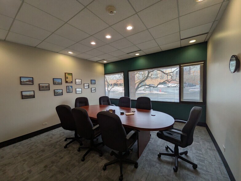 More Photos Of 666 Dundee Rd, Northbrook Office For Sale