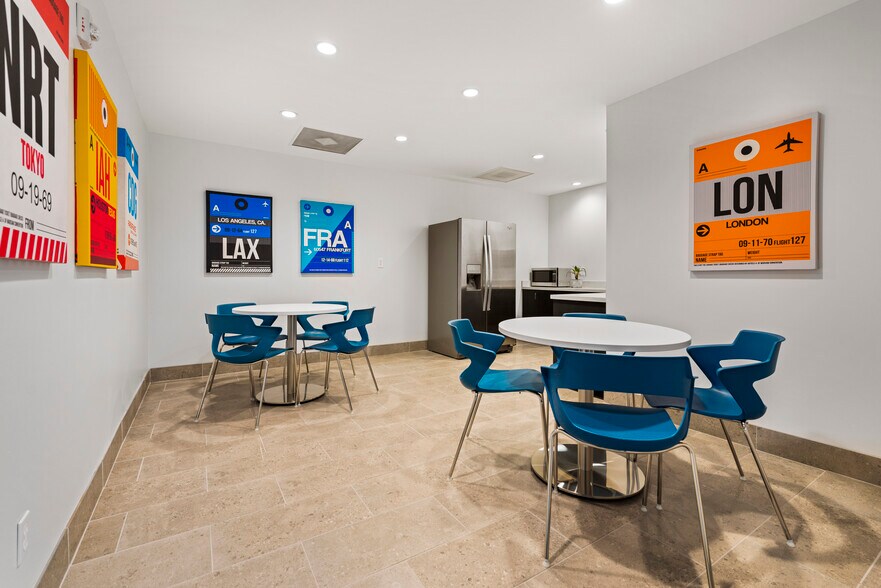 More Photos Of 3100 Edloe St, Houston Office For Sale