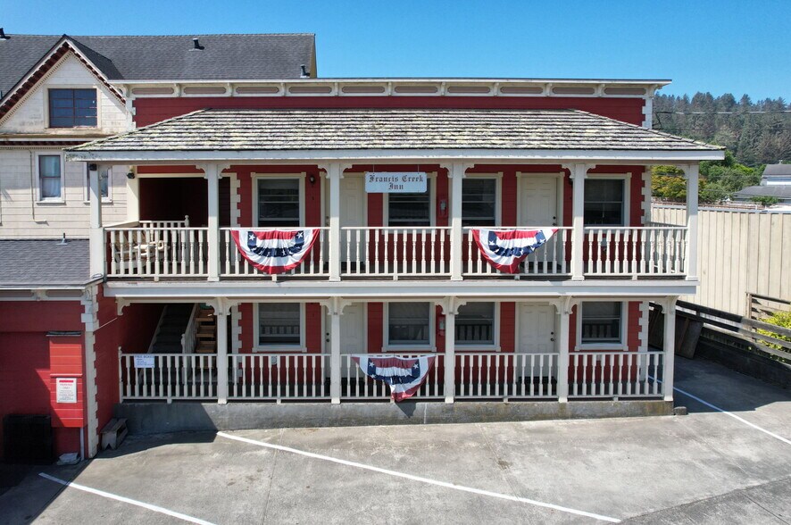 More Photos Of 577 Main St, Ferndale General Retail For Sale