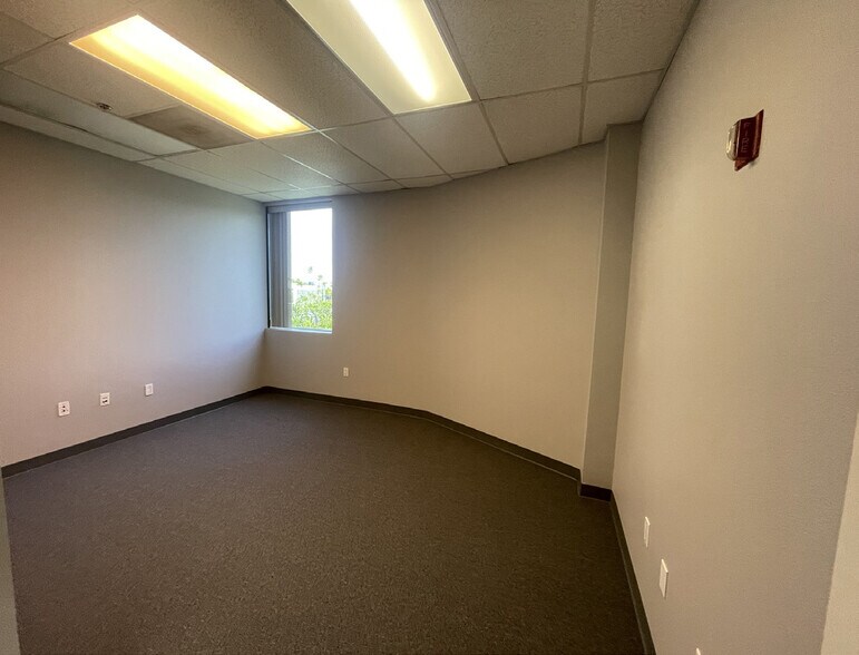 More Photos Of 42136 Avenida Alvarado, Temecula Manufacturing For Sale