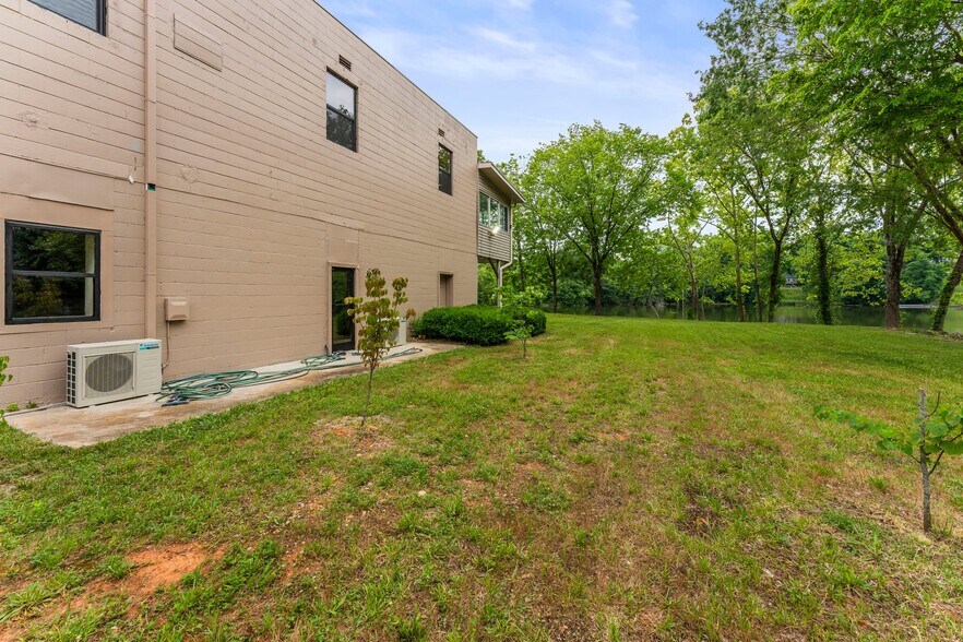 More Photos Of 410 Dinah Shore Blvd, Winchester Office Residential For Sale