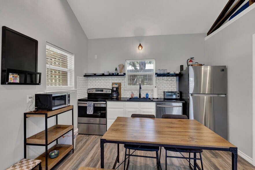 More Photos Of 14147 FM 306, Canyon Lake Trailer Camper Park For Sale