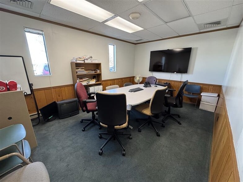 More Photos Of 2310 W Lexington Ave, Elkhart Office For Sale