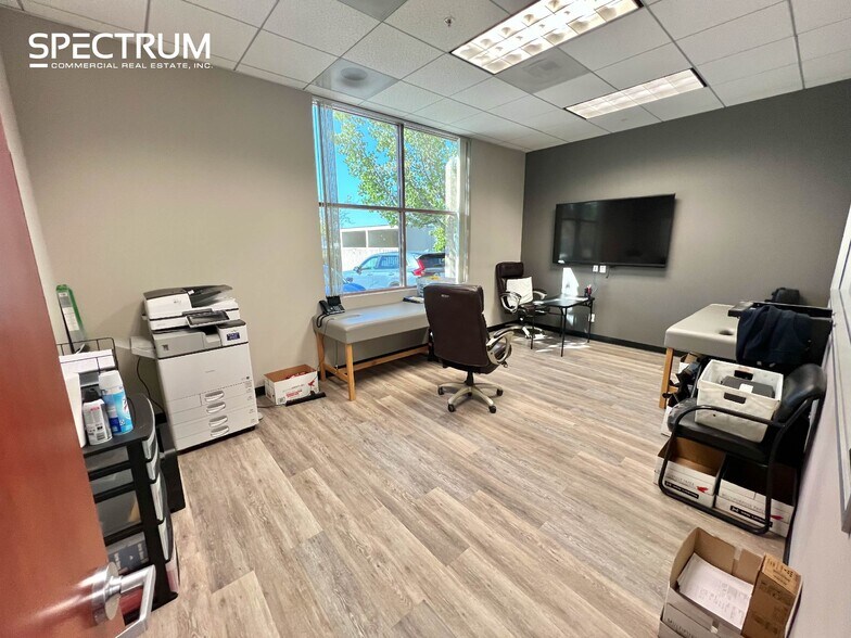 More Photos Of 21060 Centre Pointe Pky, Santa Clarita Medical For Sale