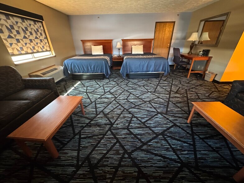 More Photos Of 1701 31st St, Central City Hotel For Sale