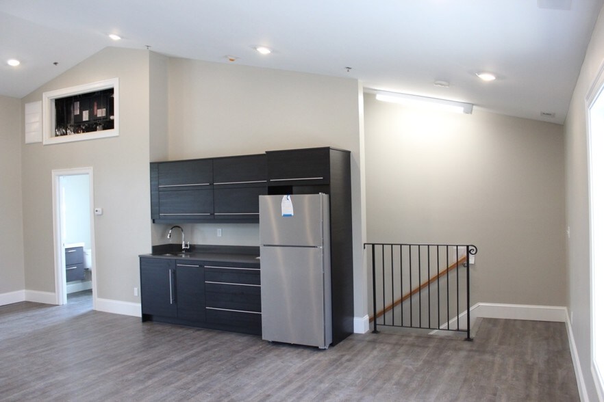 More Photos Of 42 Felton St, Waltham Warehouse For Lease