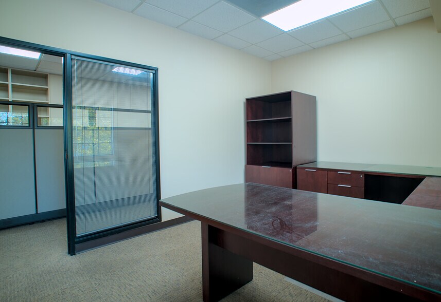 More Photos Of 1611 E 4th St, Santa Ana Loft Creative Space For Lease