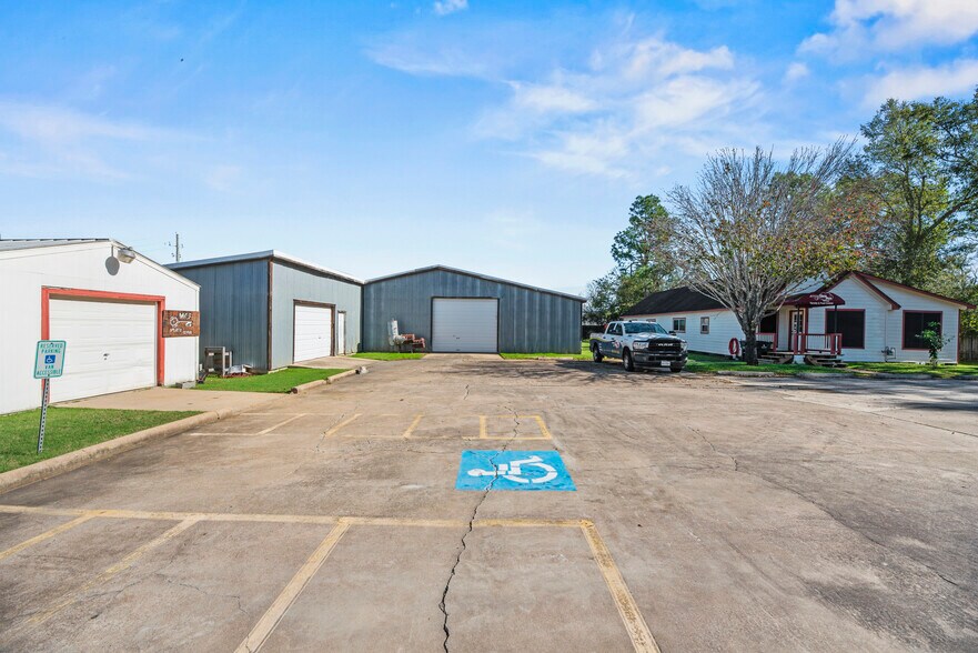 Primary Photo Of 119 Fm-1463, Katy Flex For Lease