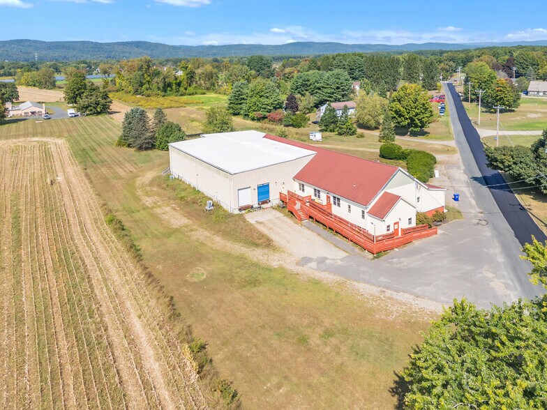 More Photos Of 203 Long Plain Rd, Whately Service For Sale