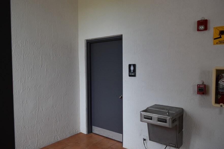 More Photos Of 7374 SW 93rd Ave, Miami Office For Sale