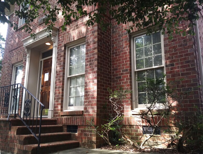 More Photos Of 1704 East Blvd, Charlotte Office For Lease