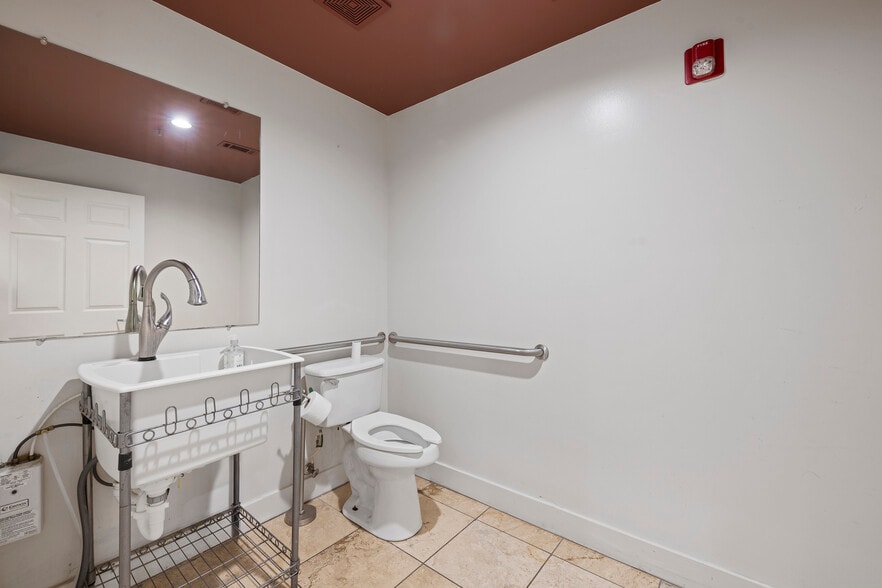 More Photos Of 226 W Washington St, Madison Freestanding For Sale