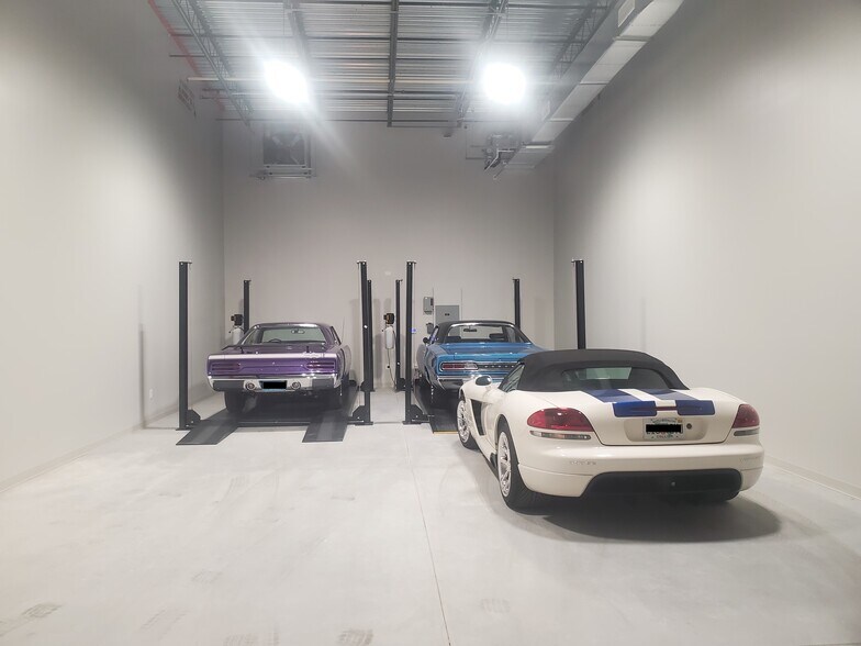 More Photos Of 195 Basik Dr, Naples Warehouse For Sale