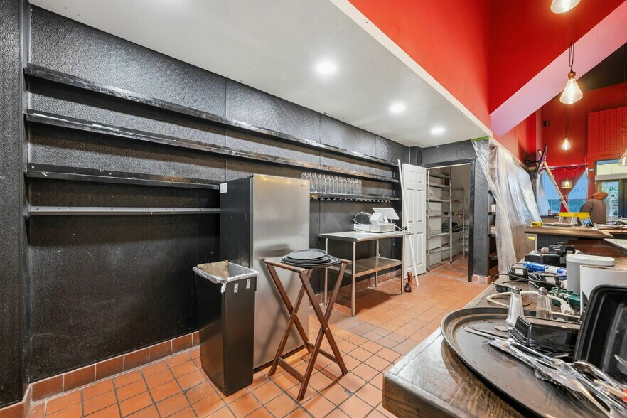 More Photos Of 329 14th St, Oakland Restaurant For Sale