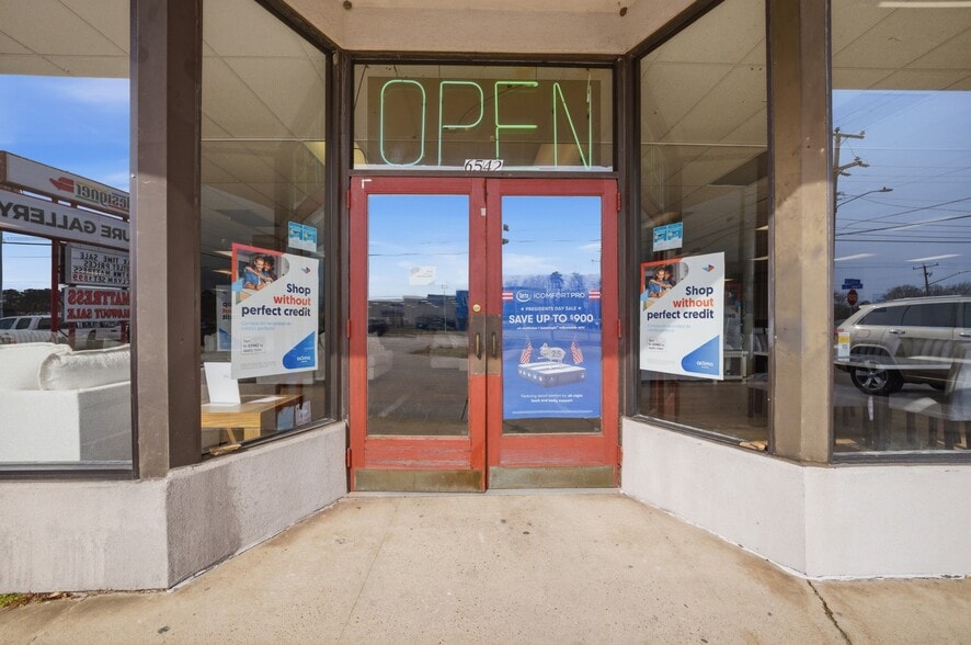 More Photos Of 6542 E Virginia Beach Blvd, Norfolk Freestanding For Lease
