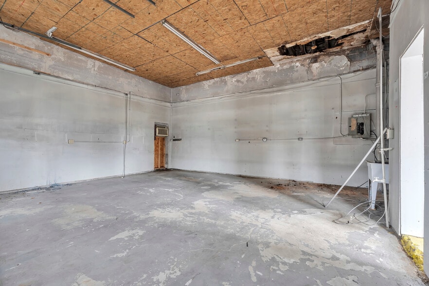 More Photos Of 600 White Horse Pike, Oaklyn Auto Repair For Sale