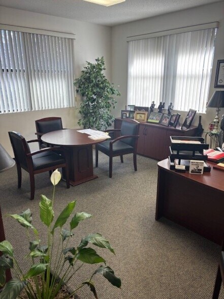 More Photos Of 1949 Commonwealth Ln, Tallahassee Office For Sale