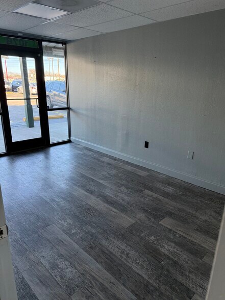 More Photos Of 31007-a W IH-10, Boerne Unknown For Lease