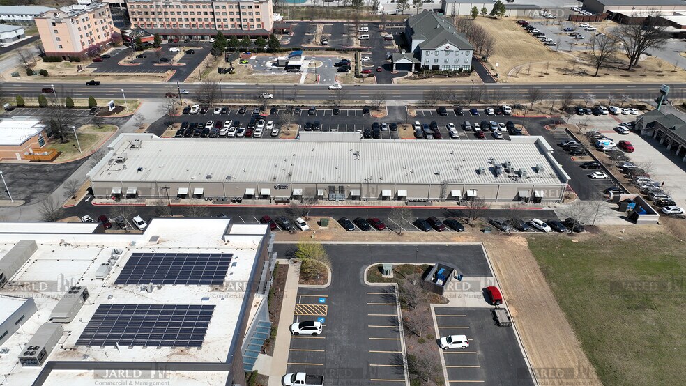 More Photos Of 500 SE Walton Blvd, Bentonville General Retail For Lease