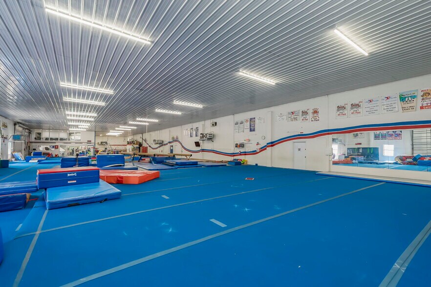 More Photos Of 1013 SE Holbrook Ct, Port Saint Lucie Warehouse For Sale