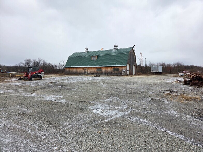 More Photos Of 217 Alfery Ln, Mount Pleasant Warehouse For Lease